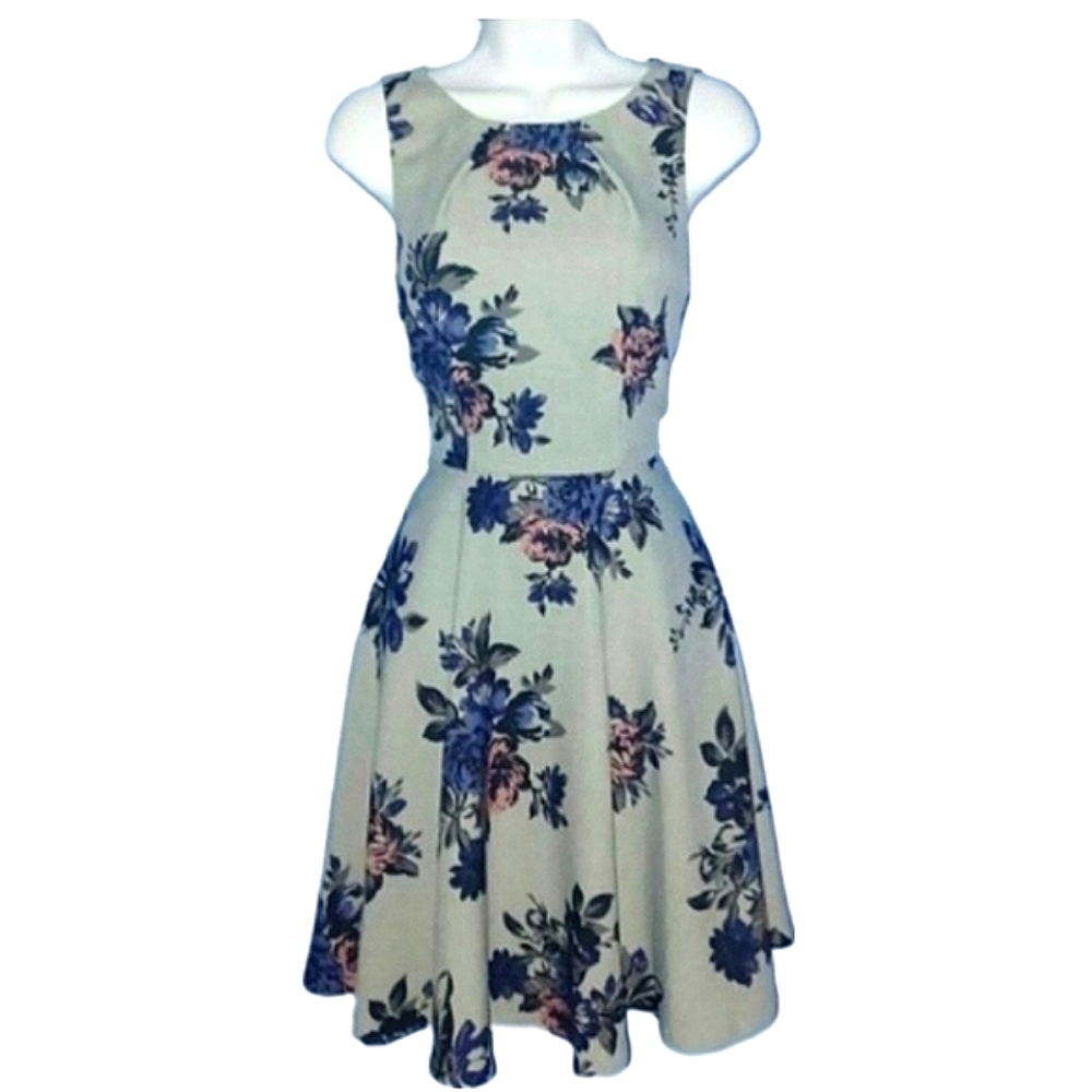 Elle | Gray Floral Fit Flare Dress - Picture 3 of 5